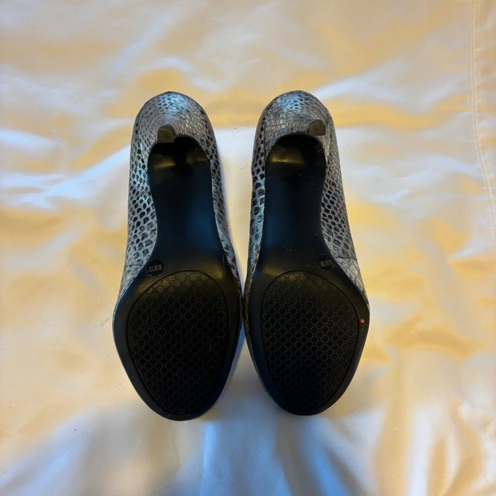Jessica Simpson JS-Evangeline Silver Snakeskin Round almondToe‎ Pumps Heels 8.5
